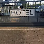 Restaurant Fritz מלון 3*